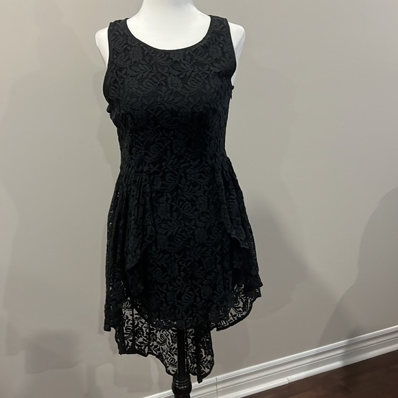 ⭐️MINKPINK Lace Hi Low Dress⭐️ - Picture 10 of 15